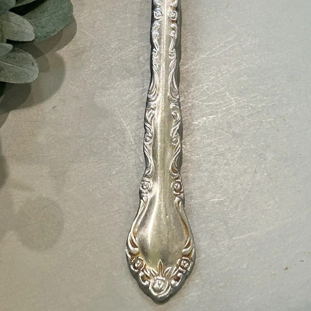 Dinner Fork Gigi International Silver IS Stainless Deluxe Glossy Floral‎ Korea